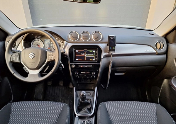 Suzuki Vitara cena 66300 przebieg: 28000, rok produkcji 2020 z Przemyśl małe 326